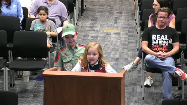 Community applauds Dr. Grigorski's leadership at Katy ISD board meeting