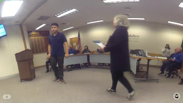 Student leaders discuss Hope Holiday gift collection and senior takeover plans