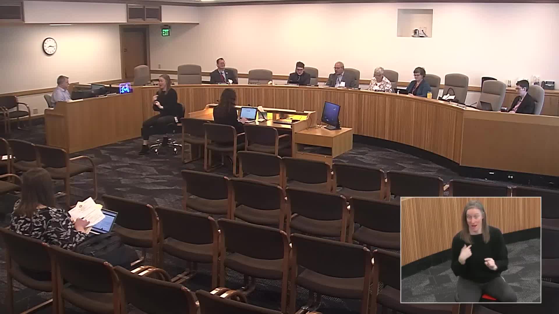 Bill would require Oregon Department of Education to collect workforce data for all district employees