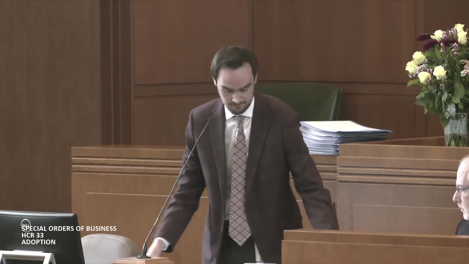 Oregon House adopts resolution honoring Frank Cutsforth