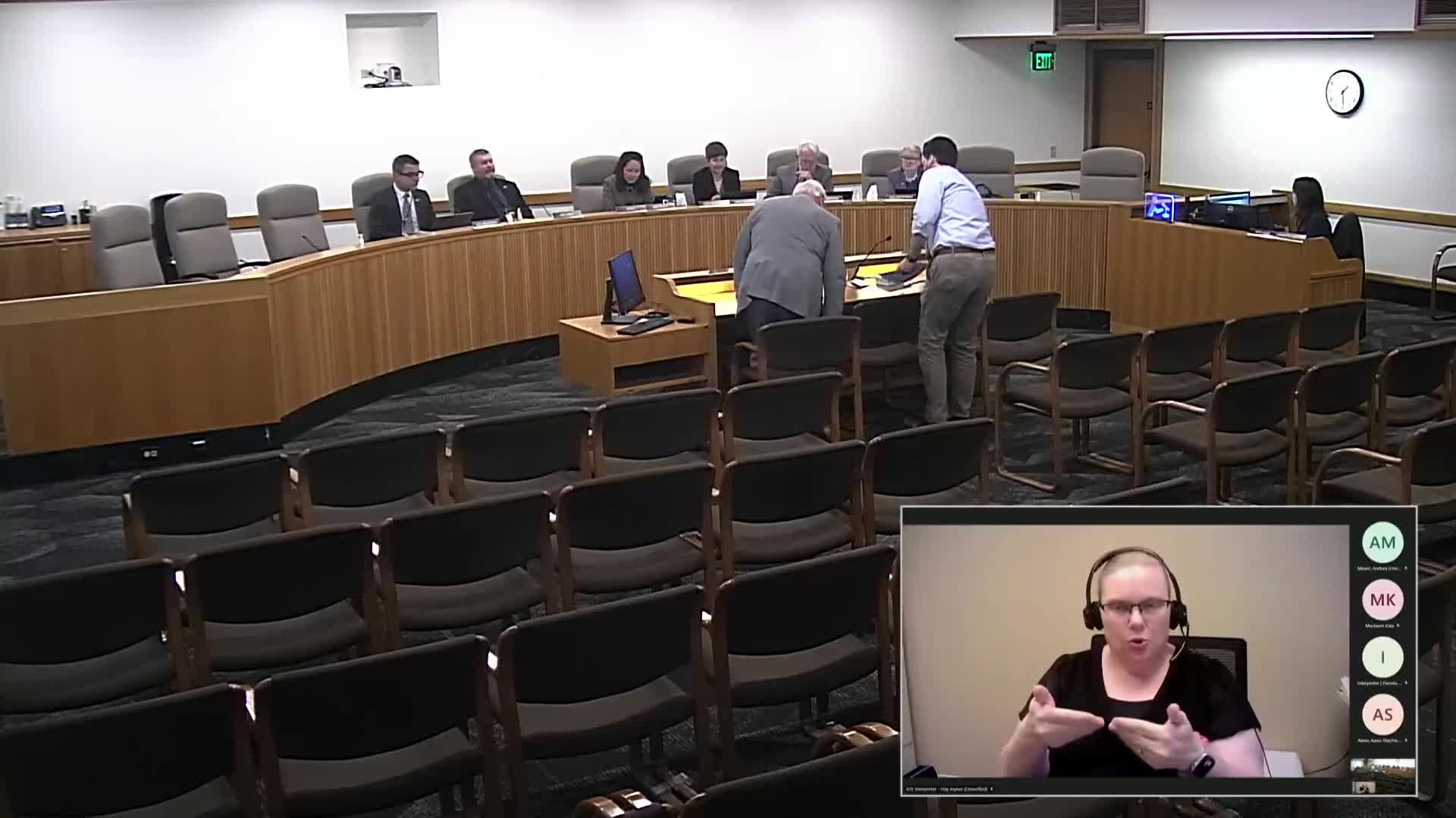 Bill would require landlords to offer non‑phone access option for controlled‑entry residences