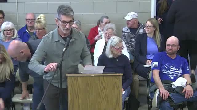 Manteno residents express concerns over zoning and new mayor's leadership