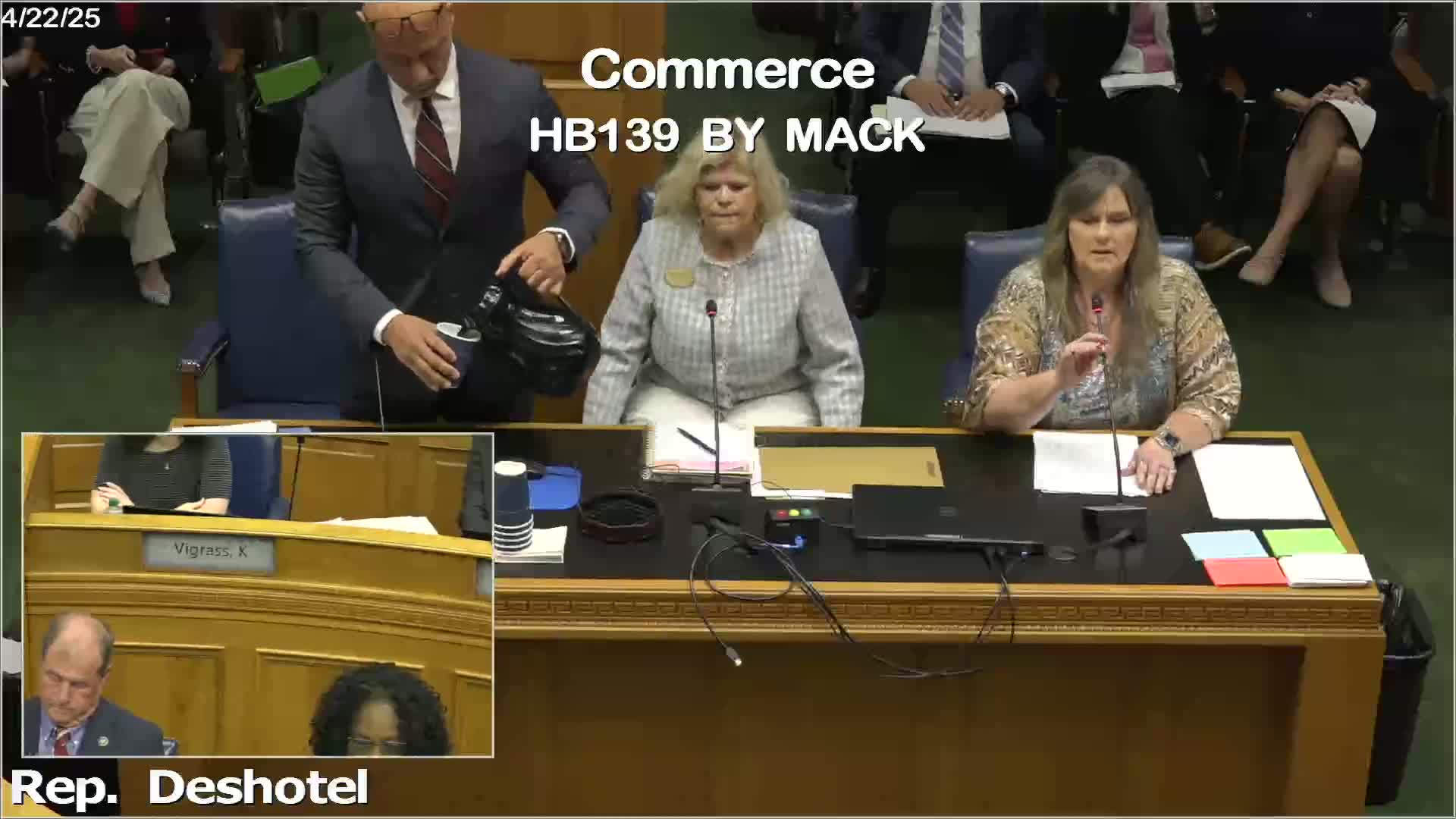 Louisiana real estate agents protest mandatory buyer agreements before home showings