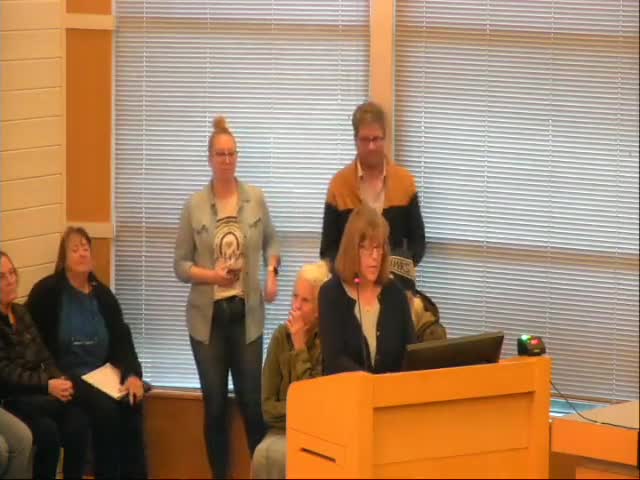 Edmonds residents demand interim tree ordinance after controversial coastal redwood removal