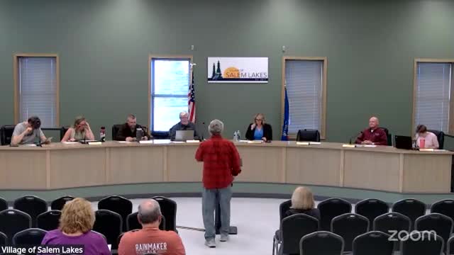 Salem Lakes trustees agree to explore wake-surfing restrictions after public presentation