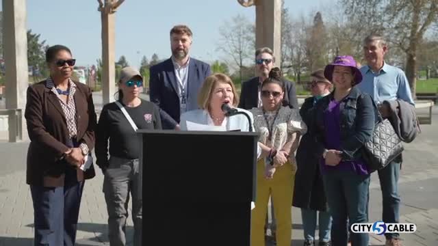 Spokane mayor signs 'Ban the Address' ordinance to bar housing-based hiring discrimination
