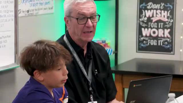 Paradise Valley Unified highlights Volunteer in Paradise program that sends trained community volunteers into classrooms