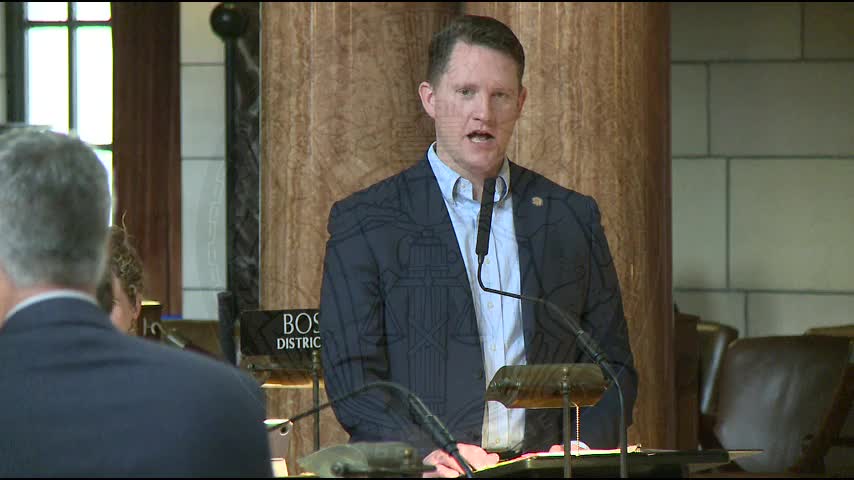 Senators debate Muay Thai legalization and prison drug testing reforms in Nebraska