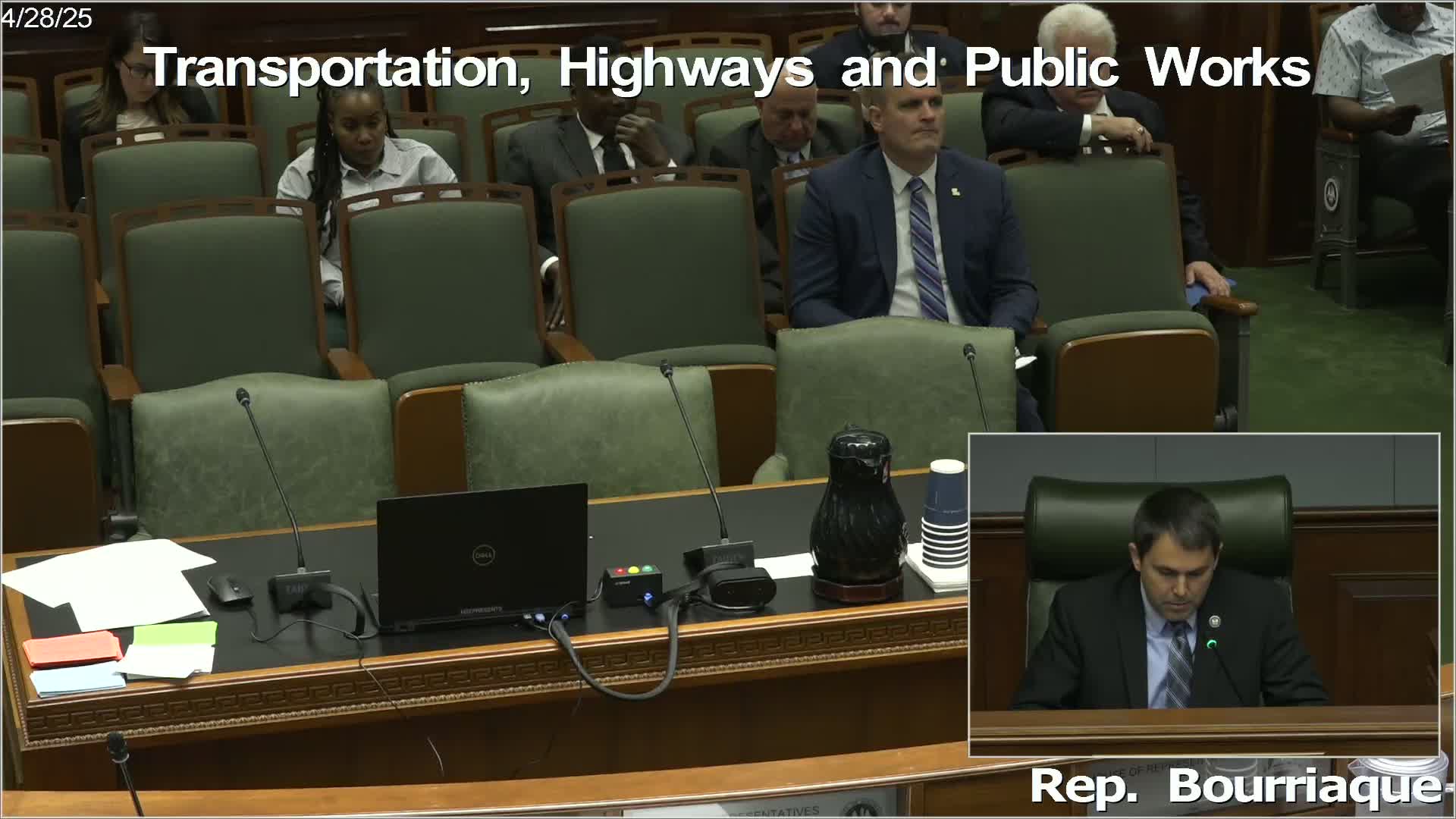 Representative Cox advances House Bill 170 to eliminate taxi chauffeur license requirement