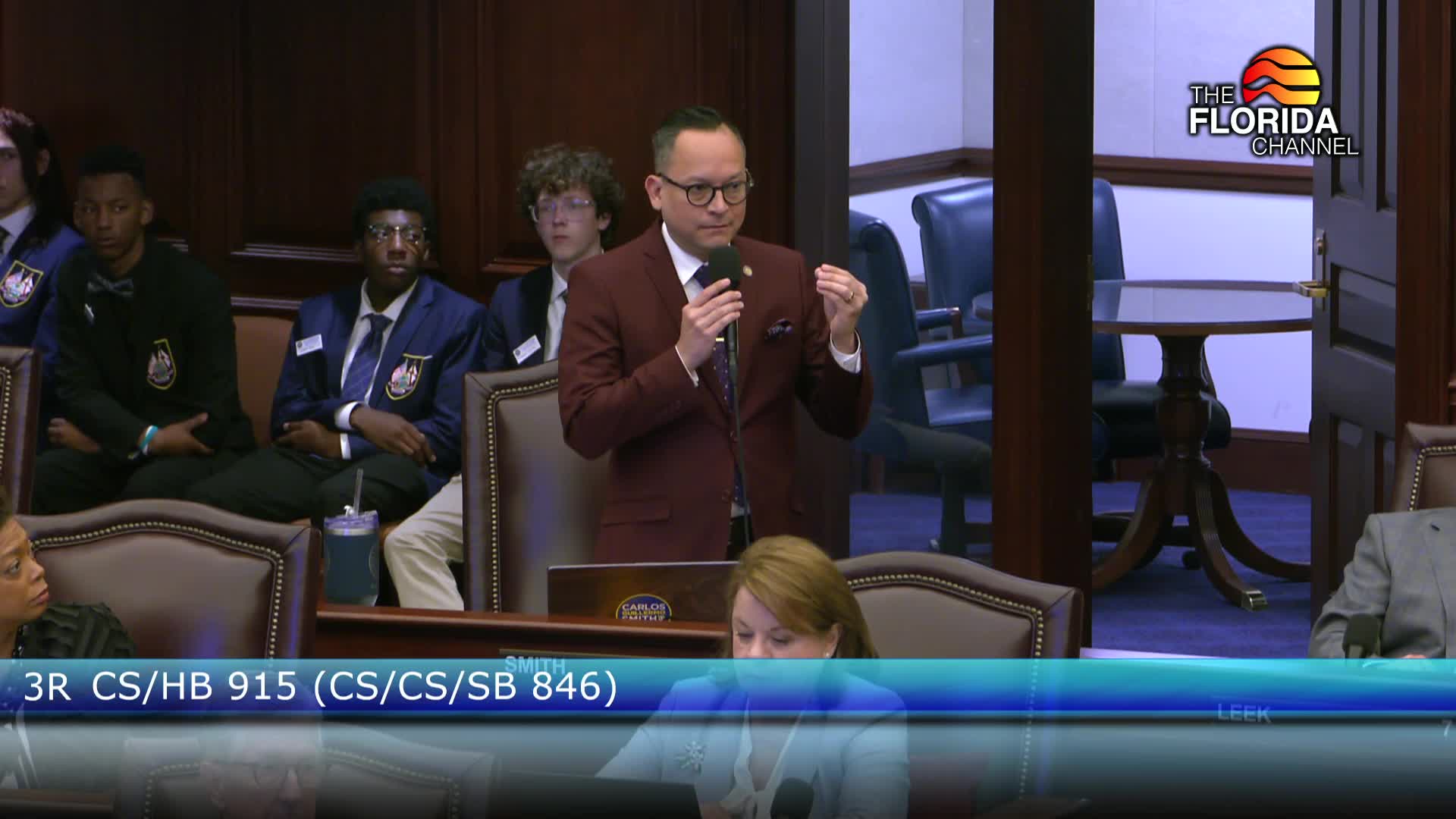 Senate passes bill to protect immigrants from fraudulent notaries and prison reforms