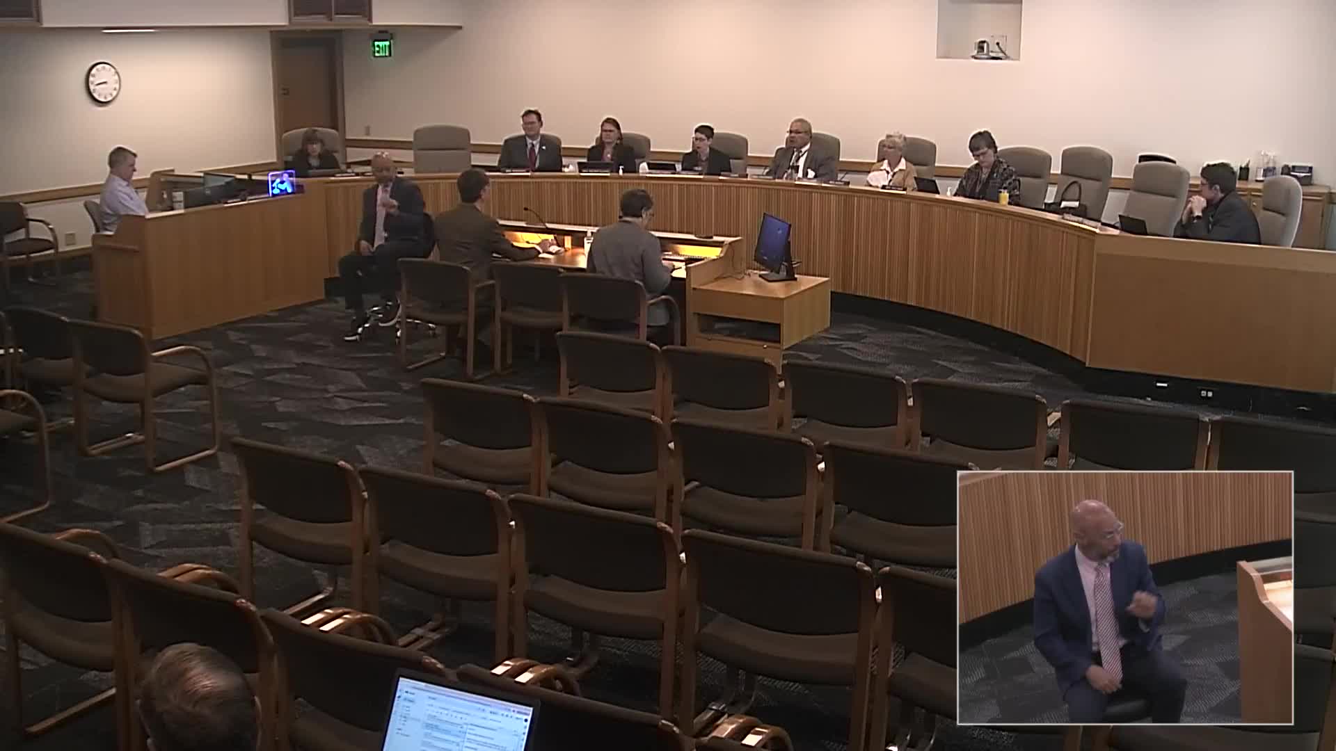Oregon House Bill 2695 mandates community involvement in OHSU presidential search process