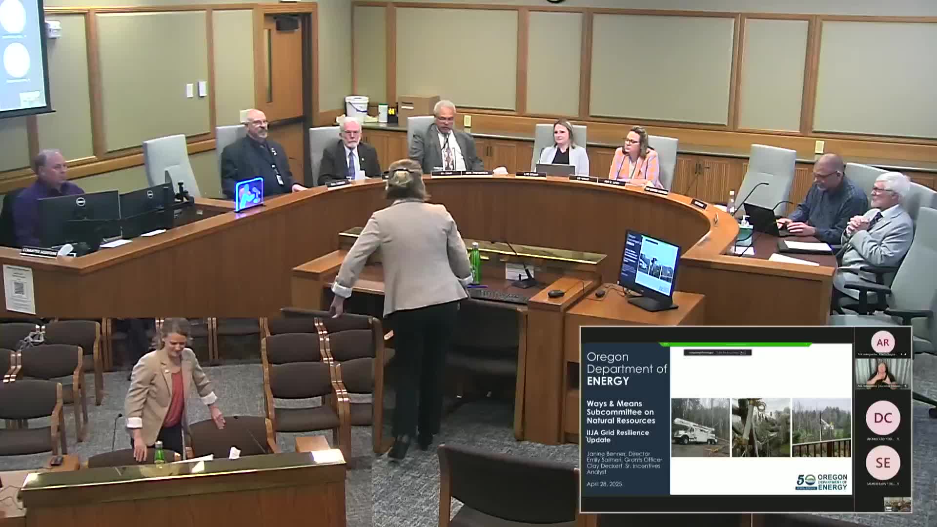 Oregon Department of Energy outlines first round of grid resilience grants; federal approvals, state match remain