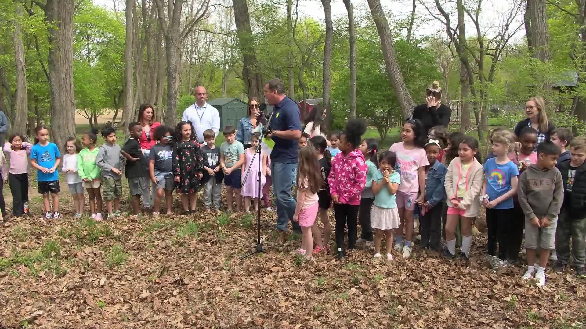 Ward Acres Park celebrates Arbor Day with first graders and community leaders