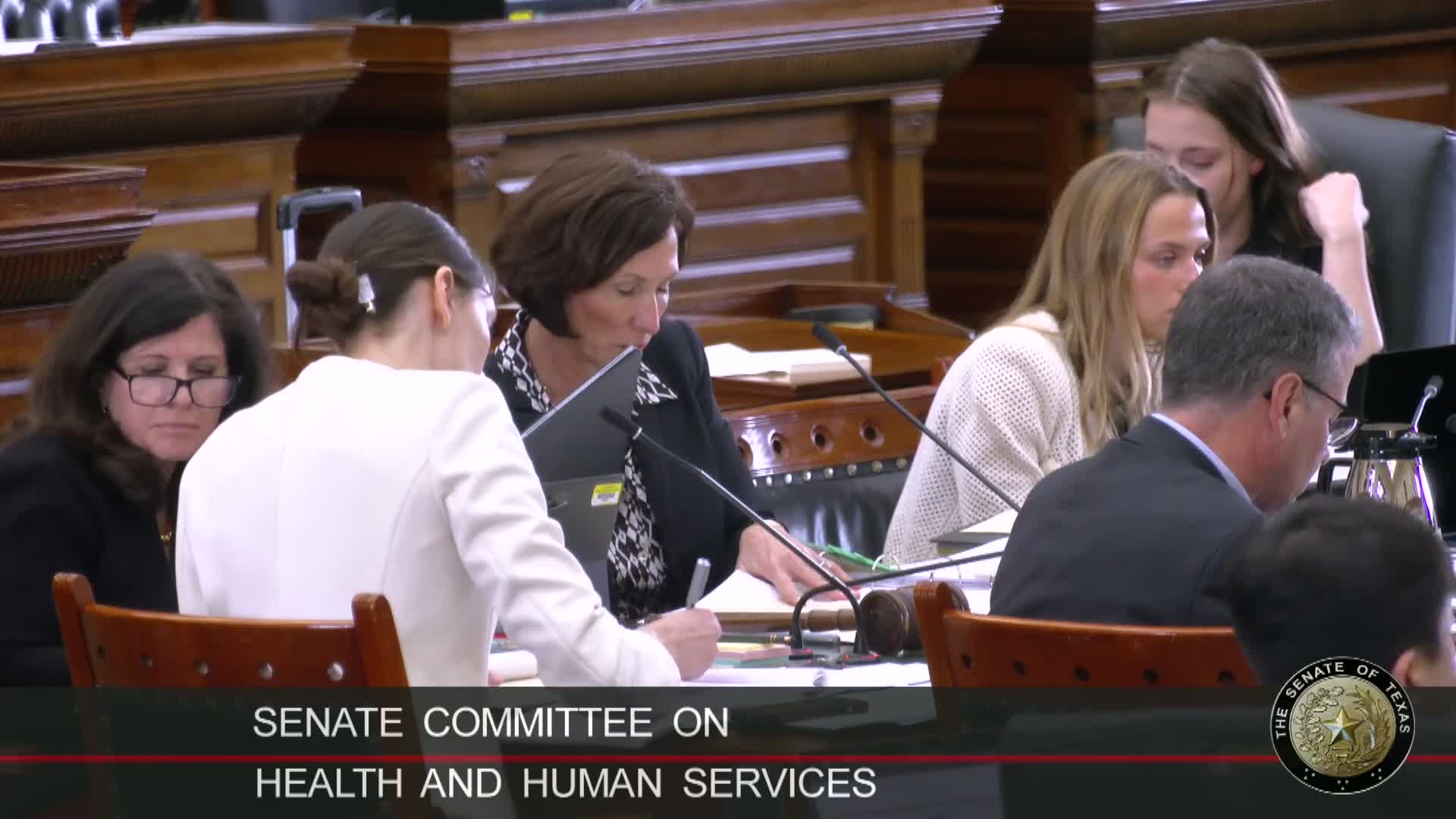 Texas lawmakers discuss mandatory warning labels on opioid prescriptions to prevent overdose deaths