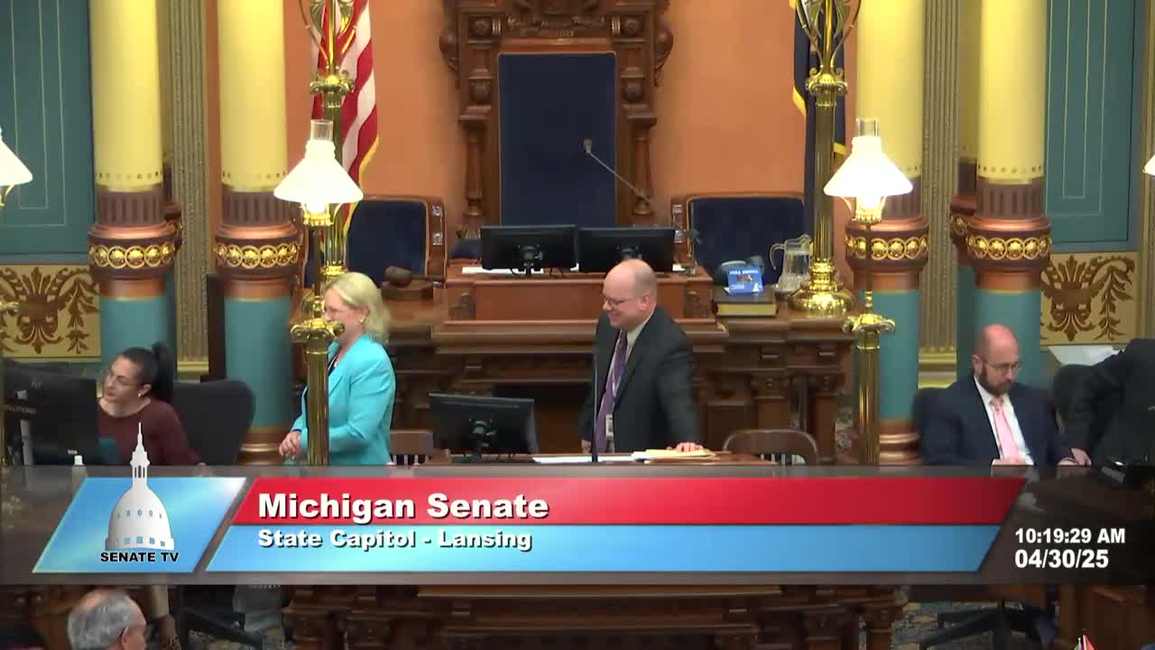 Senator Weber introduces Troy School District students to Michigan Senate