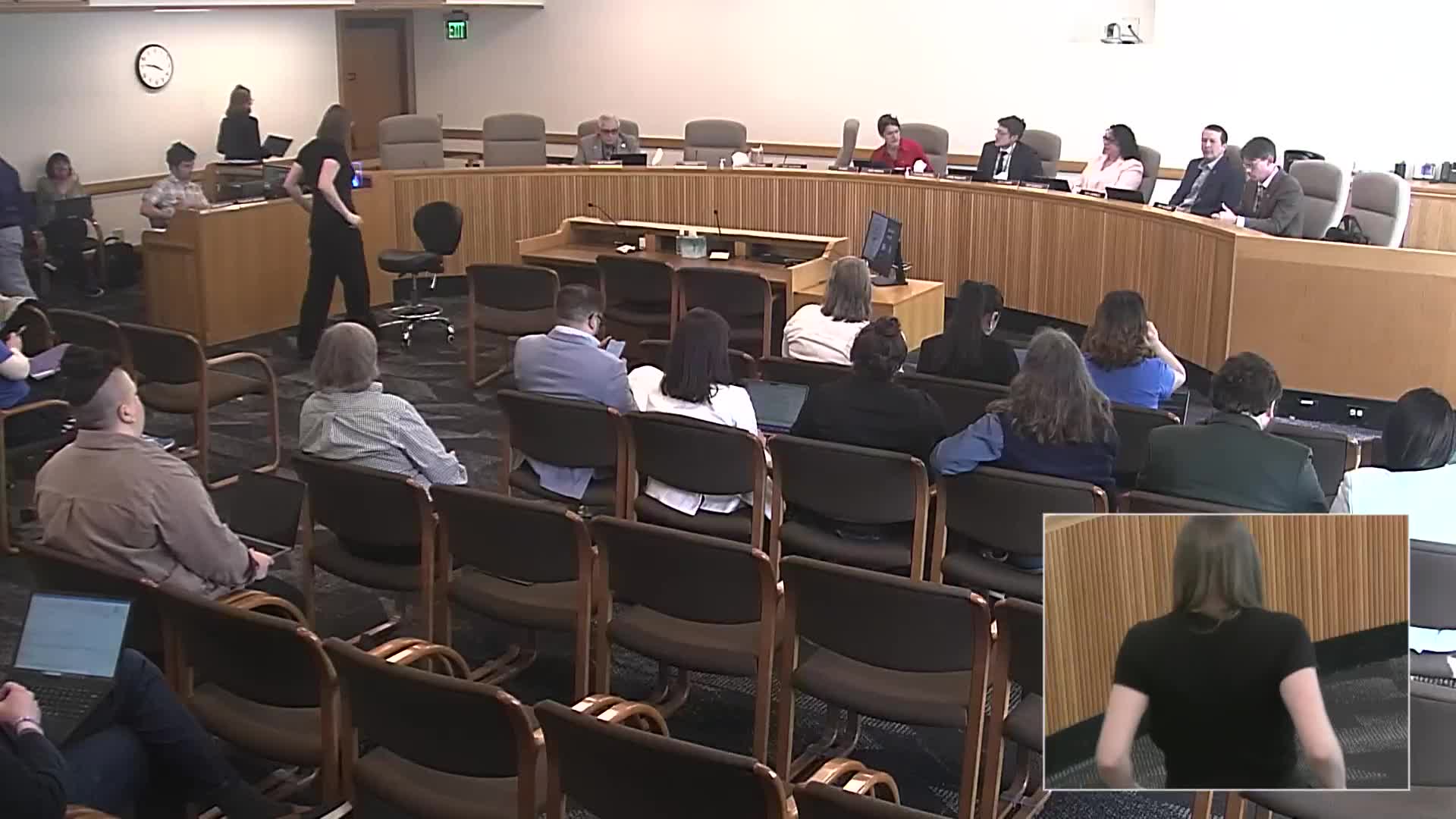 Oregon school leaders advocate for Senate Bill 10 98 against book challenges