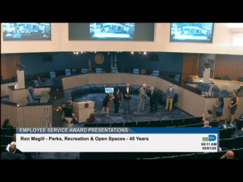 Ron celebrates 45 years of wildlife advocacy at annual zoo event