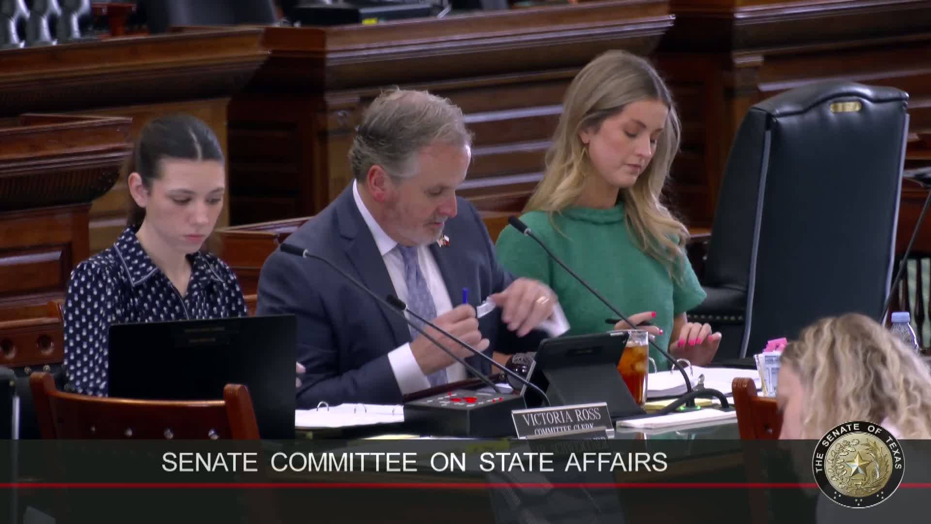 Texas lawmakers advance HB 1393 to adopt permanent daylight savings time