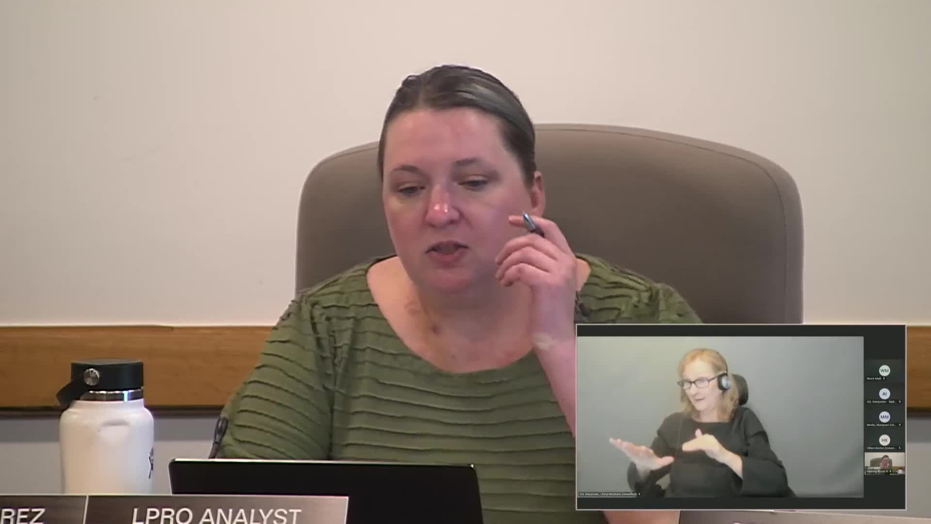 Oregon lawmakers consider provisional certification for cosmetology students