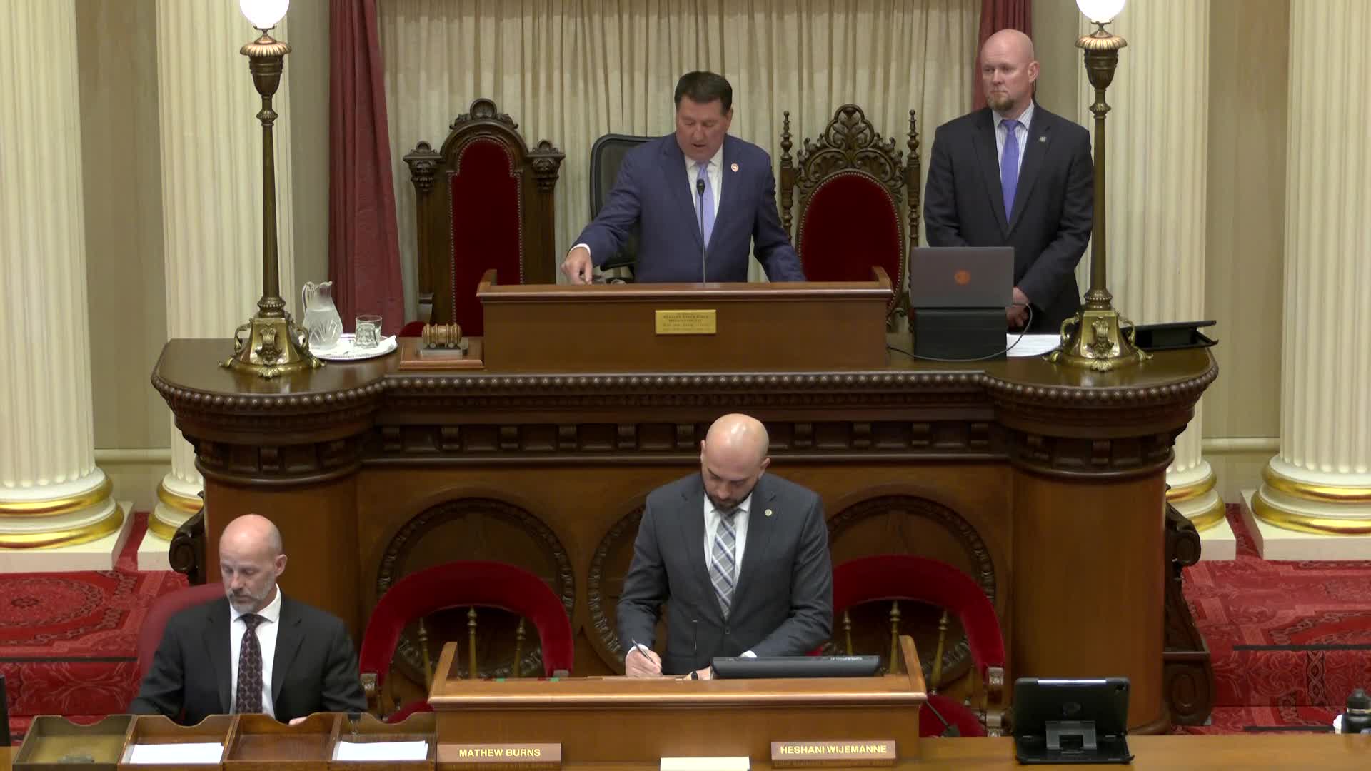 Senate leaders commend collaboration following productive California session