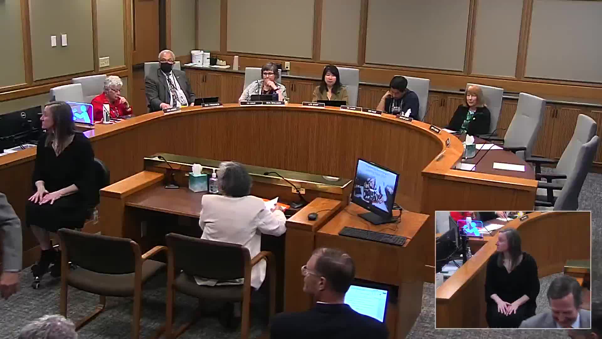Oregon Renewable Energy Center seeks continued funding for clean energy initiatives