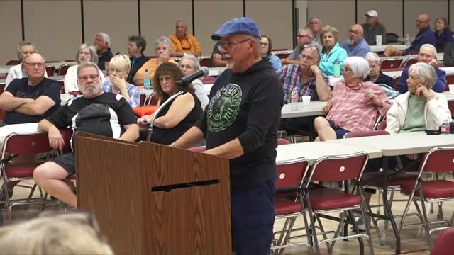 Sun City residents express frustration over Mountain View Recreation Center redevelopment plans