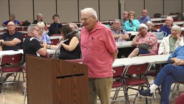 Sun City residents discuss Mountain View project's future and facility usage concerns