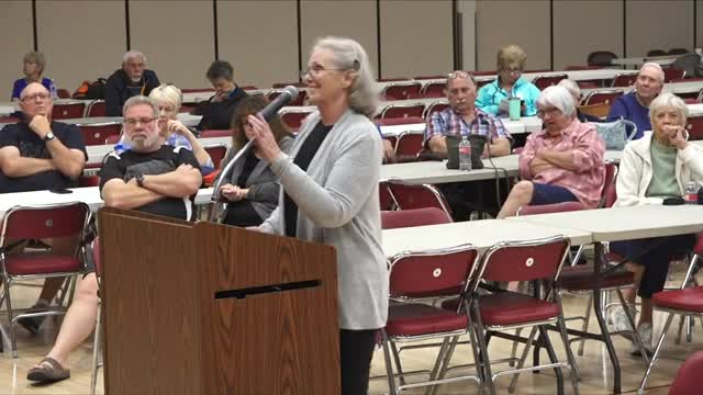 Sun City residents advocate for new covered pickleball facilities