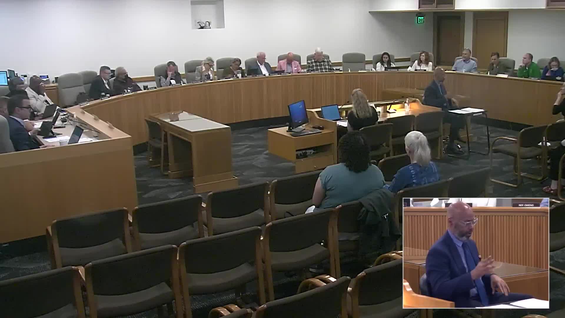 Oregon Human Services Subcommittee endorses wage study for direct care workers