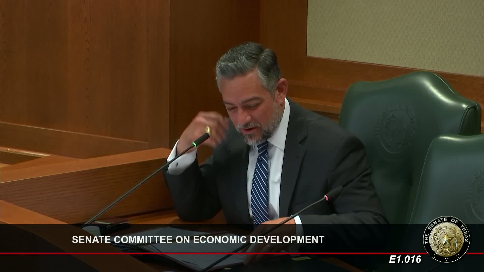 Bill would require businesses receiving incentives to consult local workforce boards when hiring