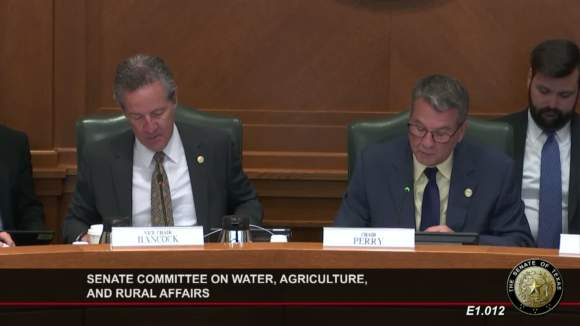 Bill to require groundwater districts to consider exempt wells draws substantial rural testimony; left pending for substitute