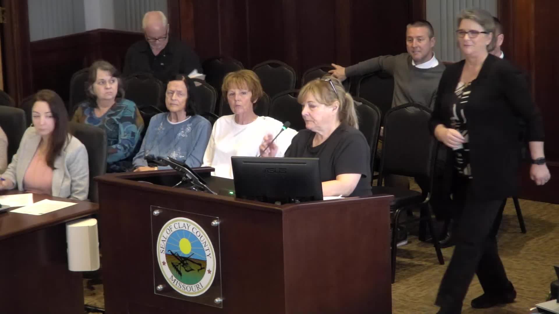 Clay County residents urge fixes for Cole Road and 170th Street after resurfacing left loose gravel