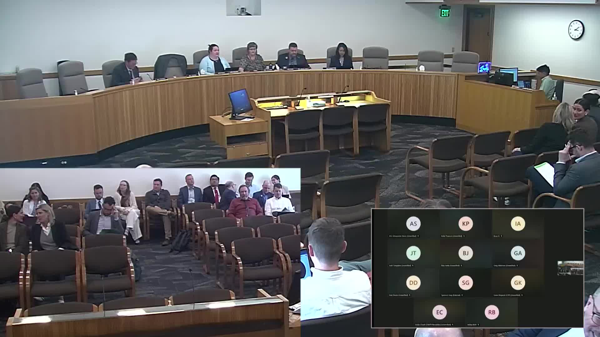 Committee hears competing views on bill to classify large energy users, including data centers