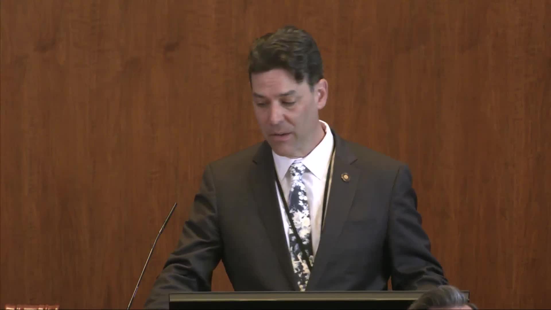 Senator Todd Nash leads Pledge of Allegiance honoring national colors