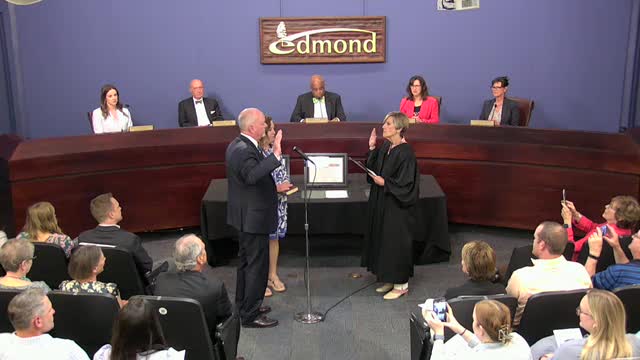 Oklahoma officials pledge allegiance to U.S. and state constitutions