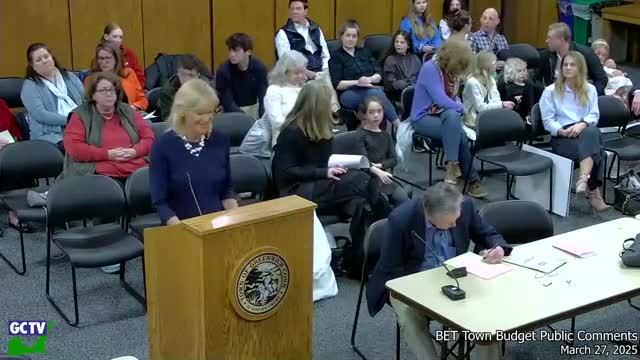 Old Greenwich residents advocate for safe sidewalks to Tots Point Beach access