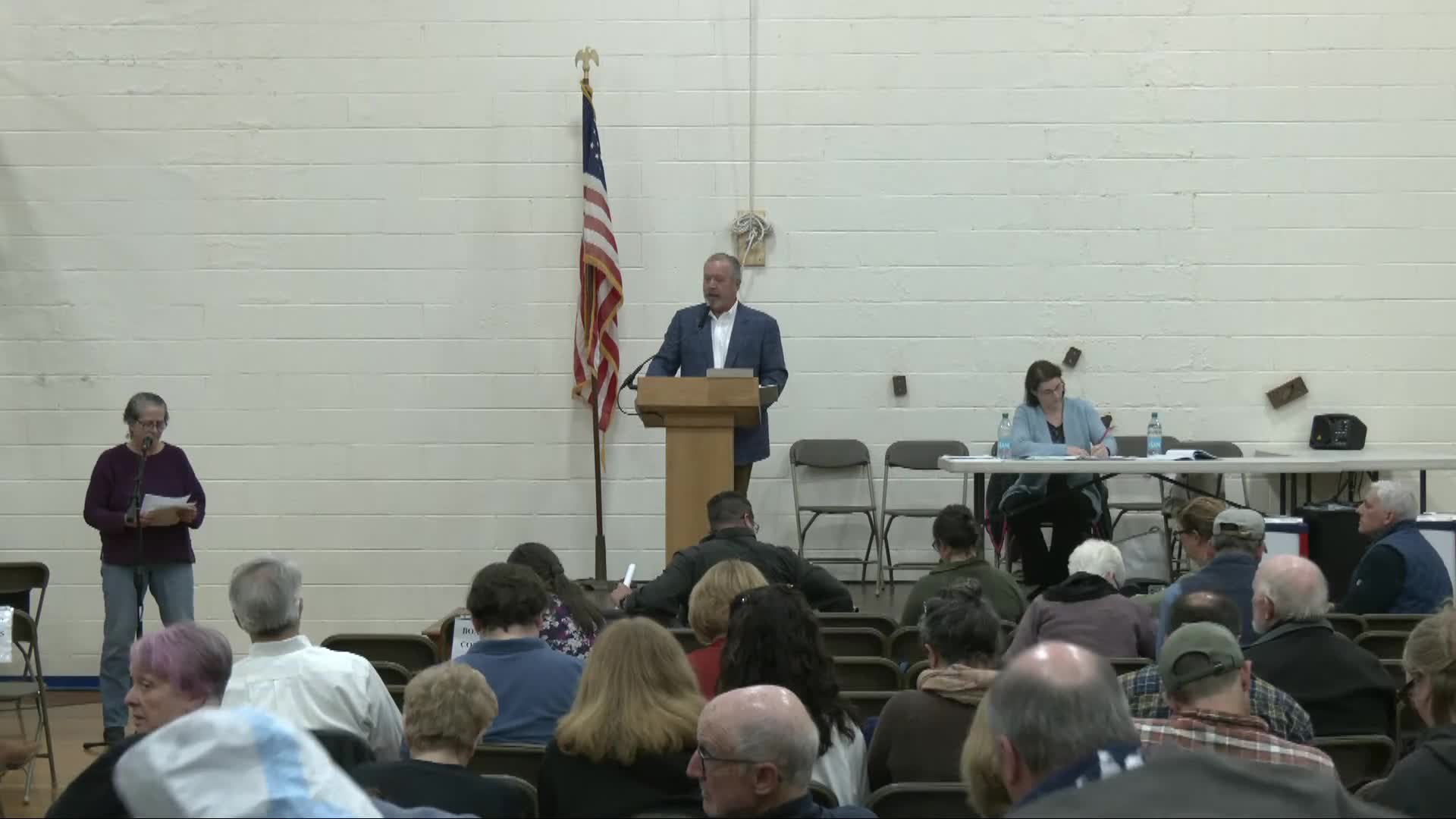 Planning board wins approval for broad zoning‑bylaw edits and several district updates