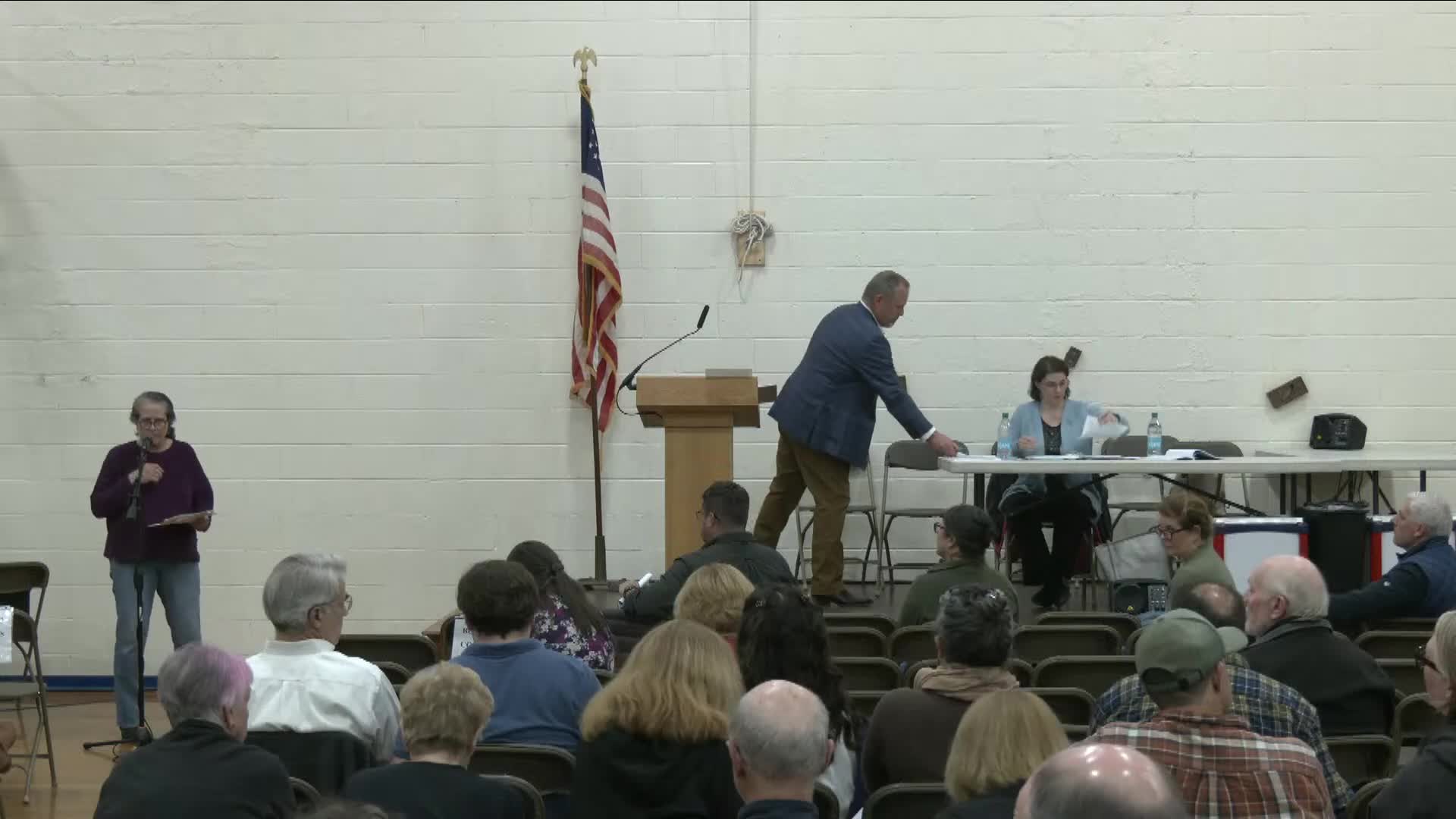 Town meeting debates changes to zoning bylaws amid transparency concerns