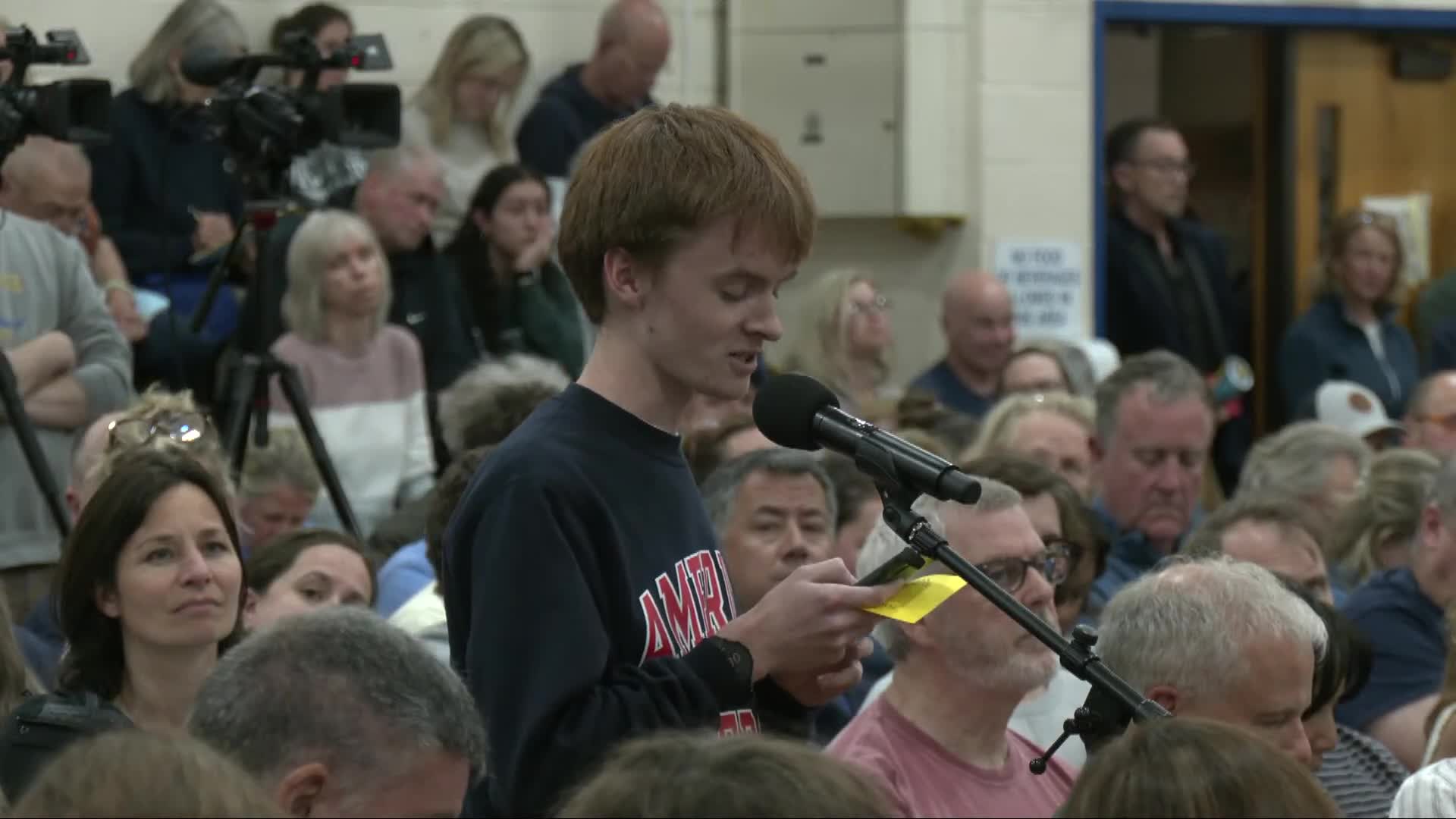 Town approves $393,750 for new above‑ground municipal fuel depot at DPW site after public safety arguments