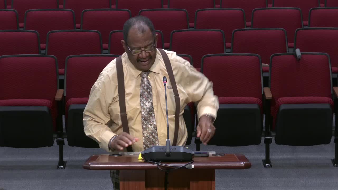 Residents call for action on deteriorating conditions at Fort Wayne West Apartments