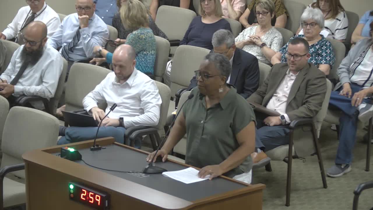 Hanford residents address chamber disbandment and public art proposals at council meeting
