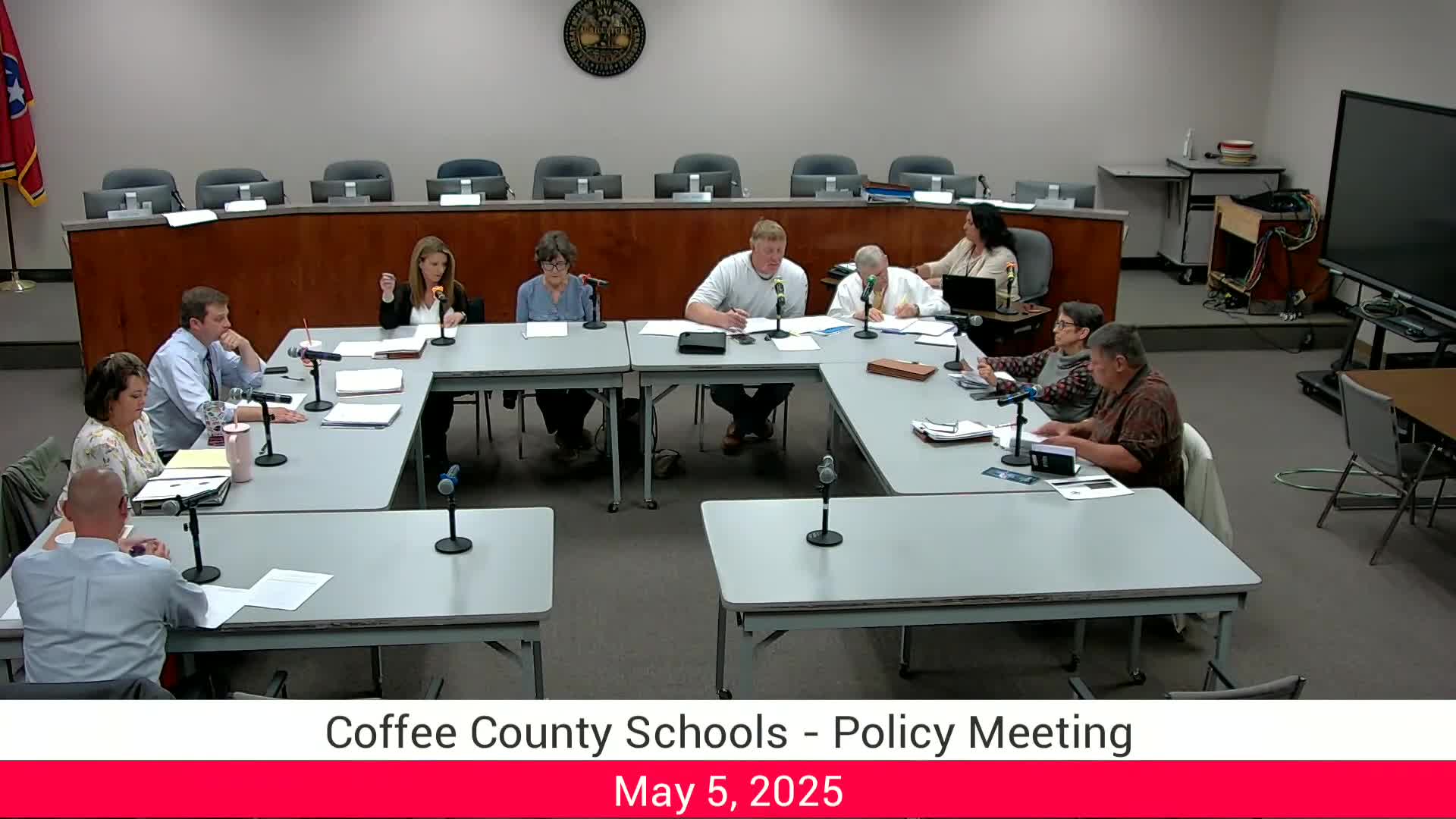 Warren County Board drafts new policy on electronic device use in schools