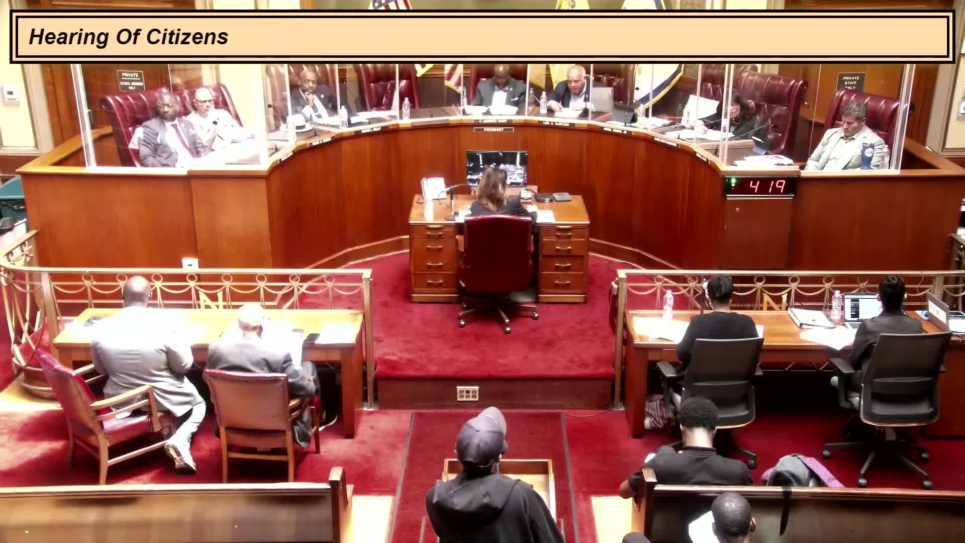 Residents voice mold concerns at Newark Council meeting regarding building conditions