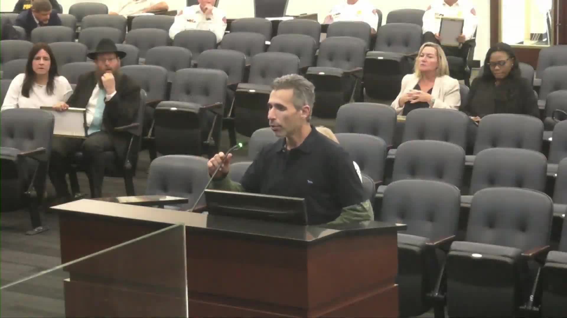 Pembroke Pines resident disputes code violations and drainage issues during city meeting
