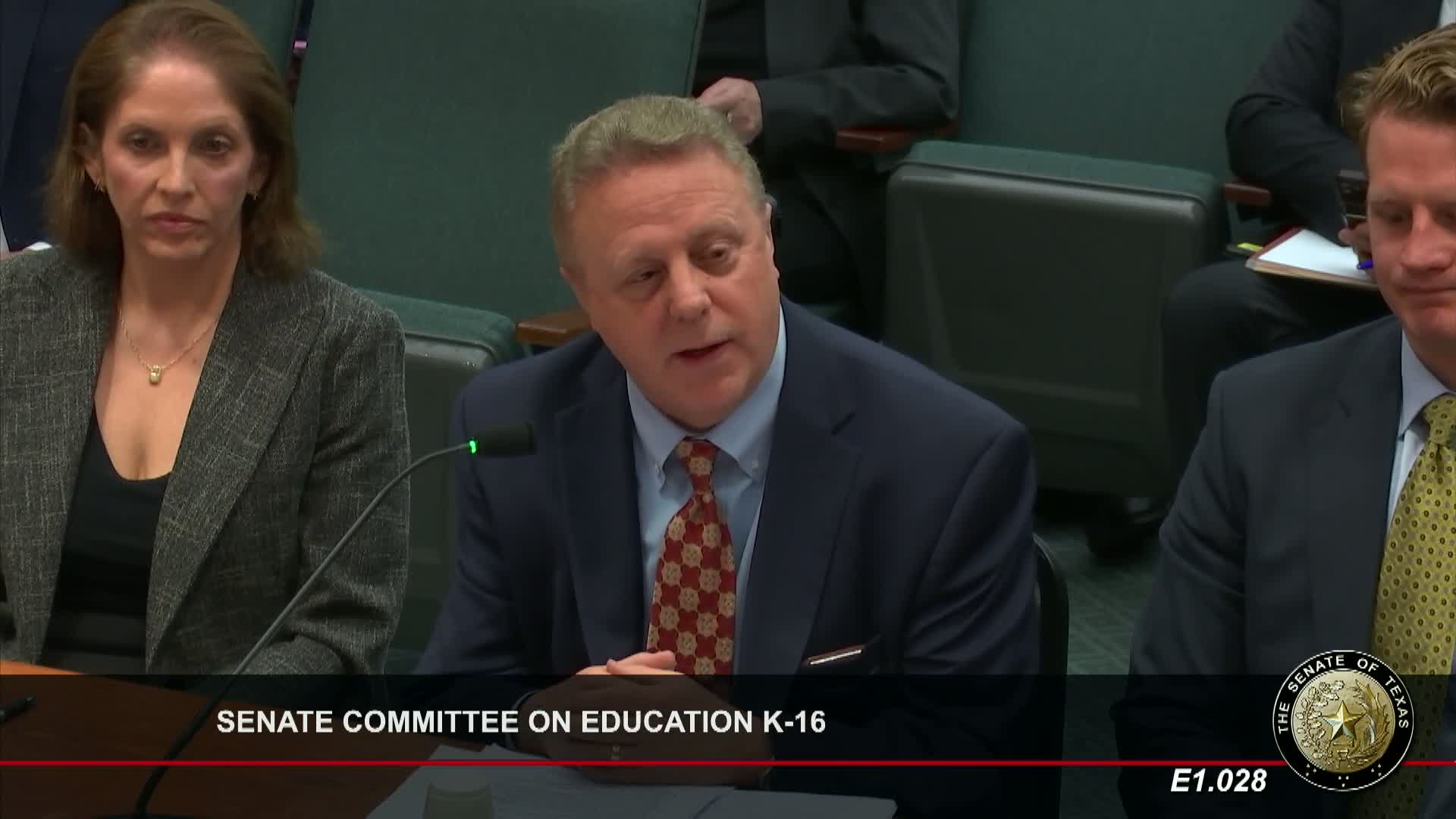 Senator Perry leads discussion on vaping policy and parental involvement in schools