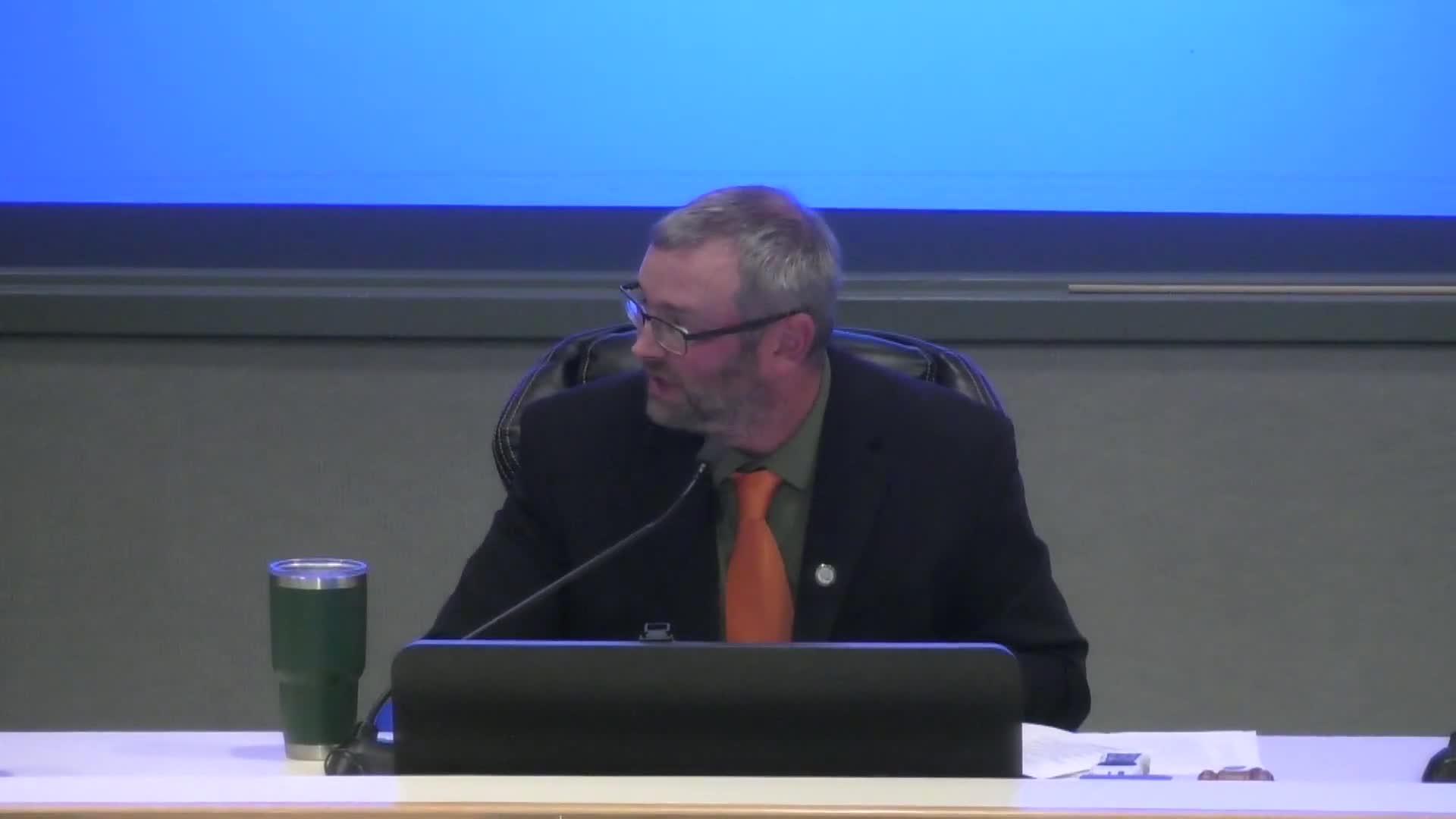 Mayor Endicott hosts Ridgecrest town hall on waste management services
