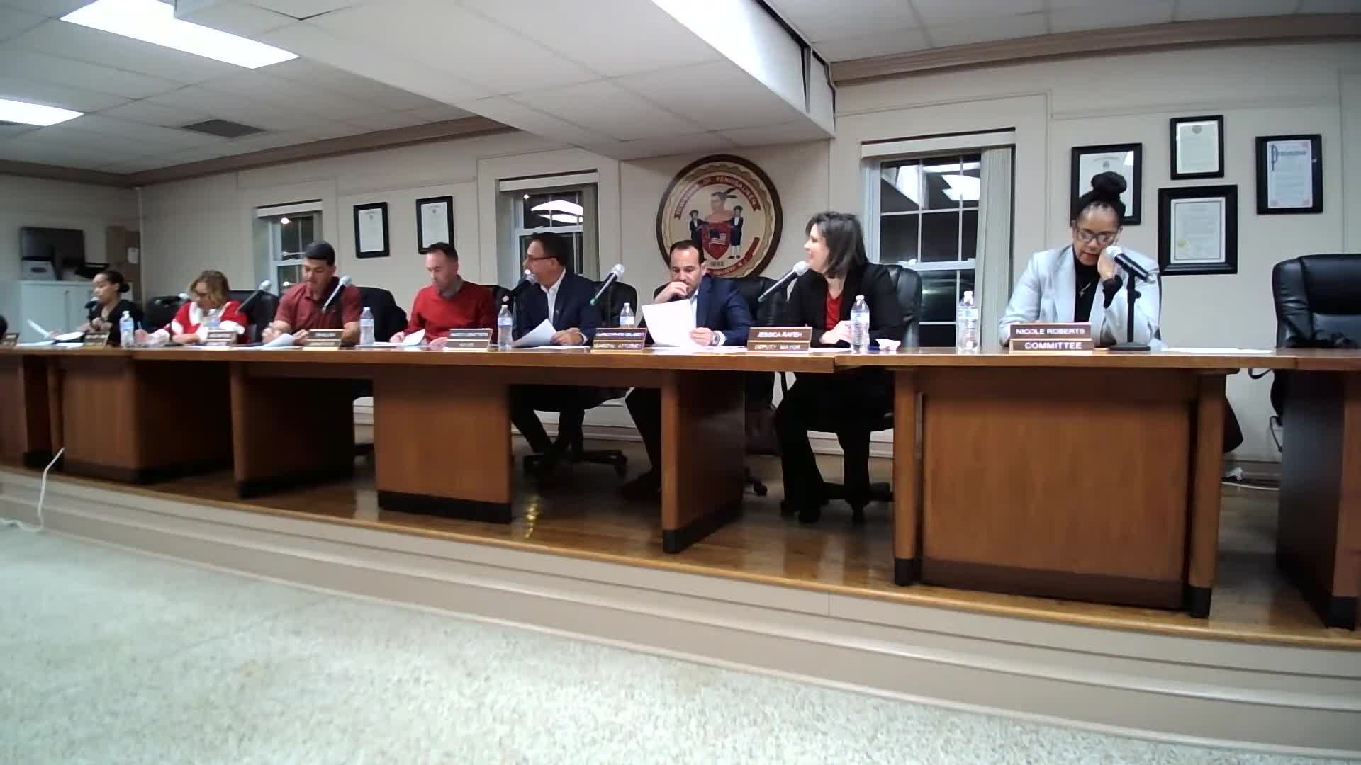 Mayor DeGatito addresses stray cat concerns at community meeting
