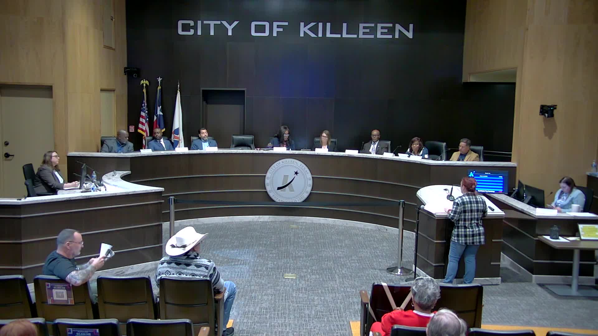 Citizens question mayor's absence and local design build contracts at city council meeting