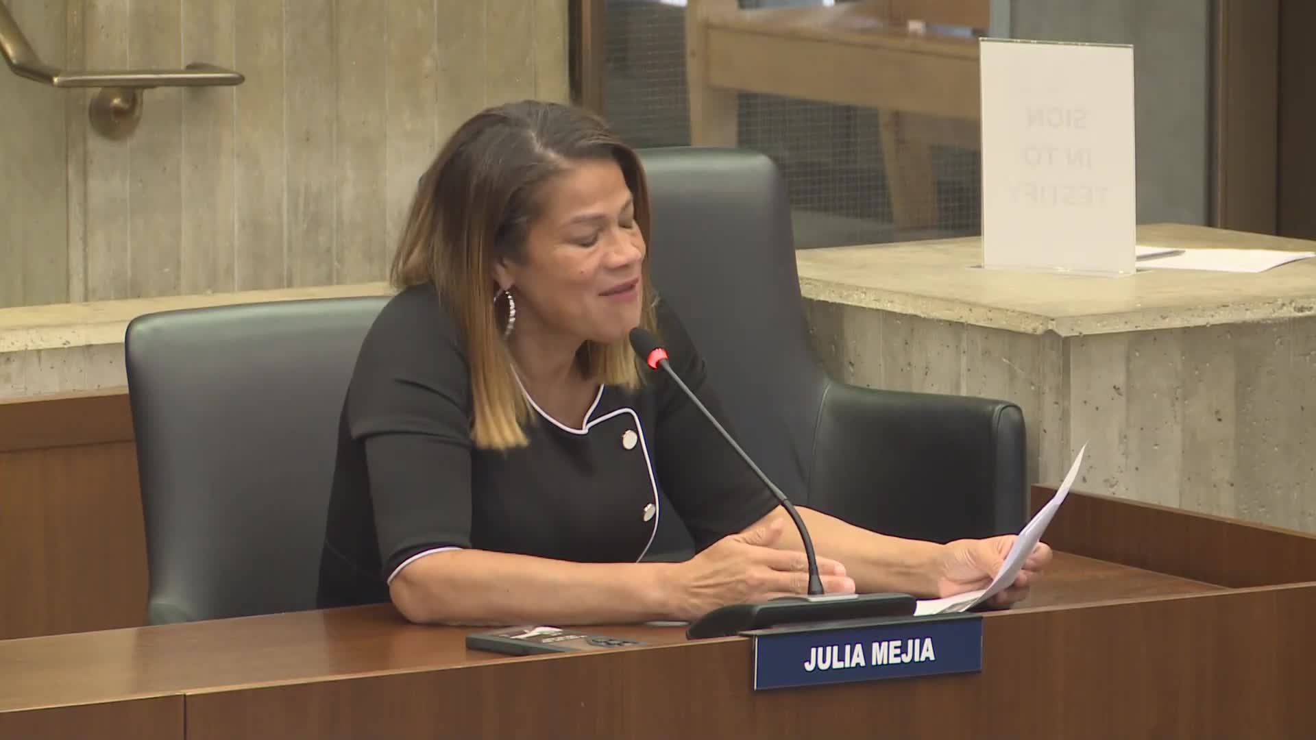Council discusses retention strategies for women and people of color in recruitment efforts