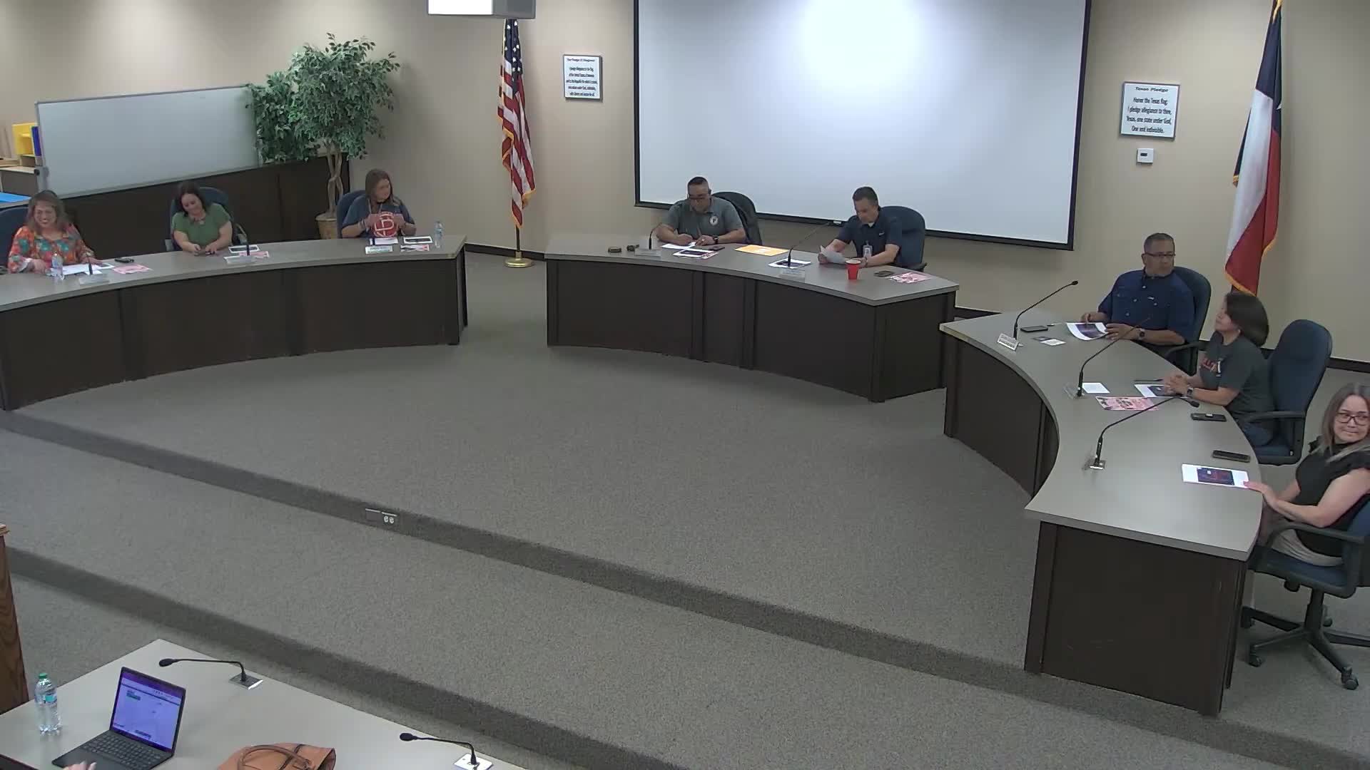 Plainview ISD board approves reconfiguration, creating Plainview Early Learning Center
